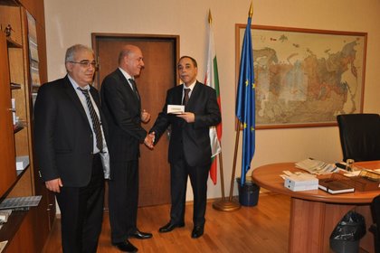 Посолството на Р България ще съдейства на Икономическия университет - Варна